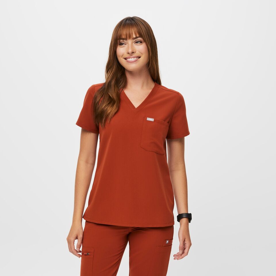 Women's Catarina One-Pocket Scrub Top - Auburn · FIGS