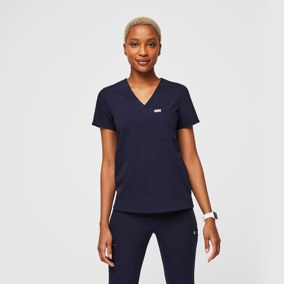 SCRUB TOPS WOMEN · FIGS