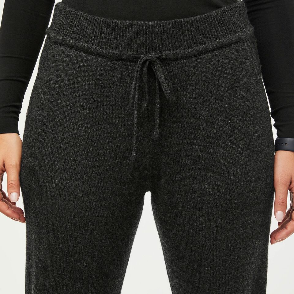 Women s Off Shift Merino Slim Jogger Sweatpant Heather Black FIGS