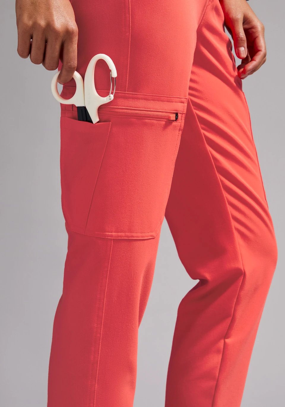 Women's High Waisted Yola Skinny Scrub Pants™ - Auburn · FIGS