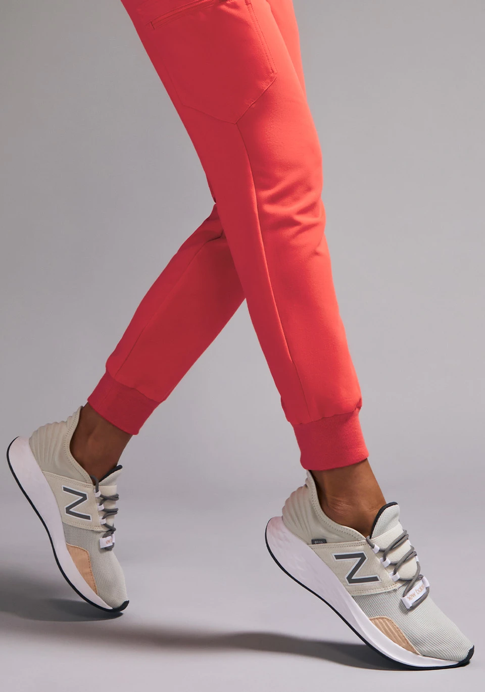 FIGS Zamora Jogger Style Scrub Pants for Women Slim Fit 6 Pockets