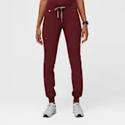 https://images.ctfassets.net/5j6wpslh72e4/6d37XIsxMlNtgo89KKBoBu/4eeeb1dbc6af9ca15aeac3f8c84c0311/Womens-Zamora-Pant-burgundy-S-1.jpg