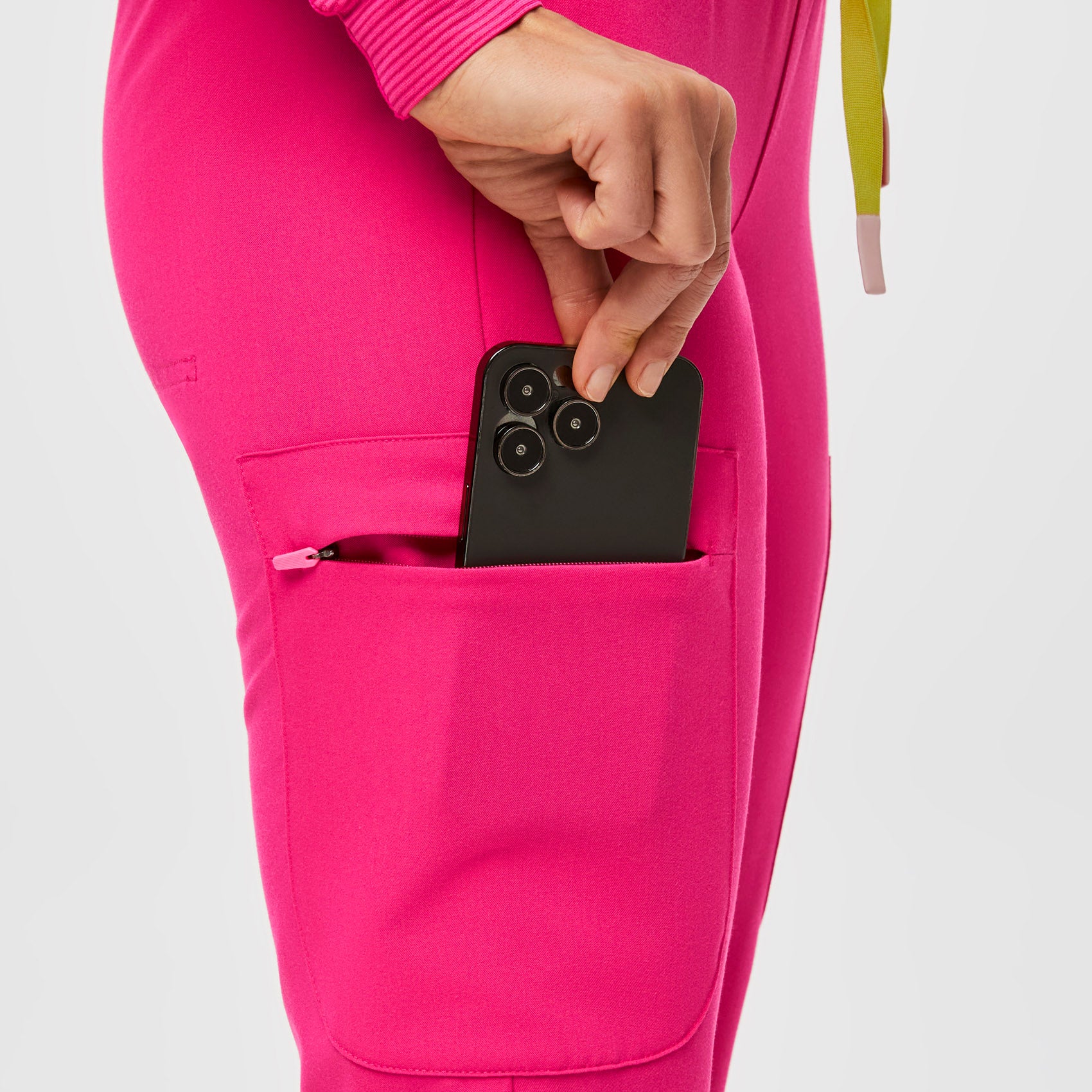 Pantalón deportivo de uniforme médico Muoy para mujer - Rosa impactante ·  FIGS