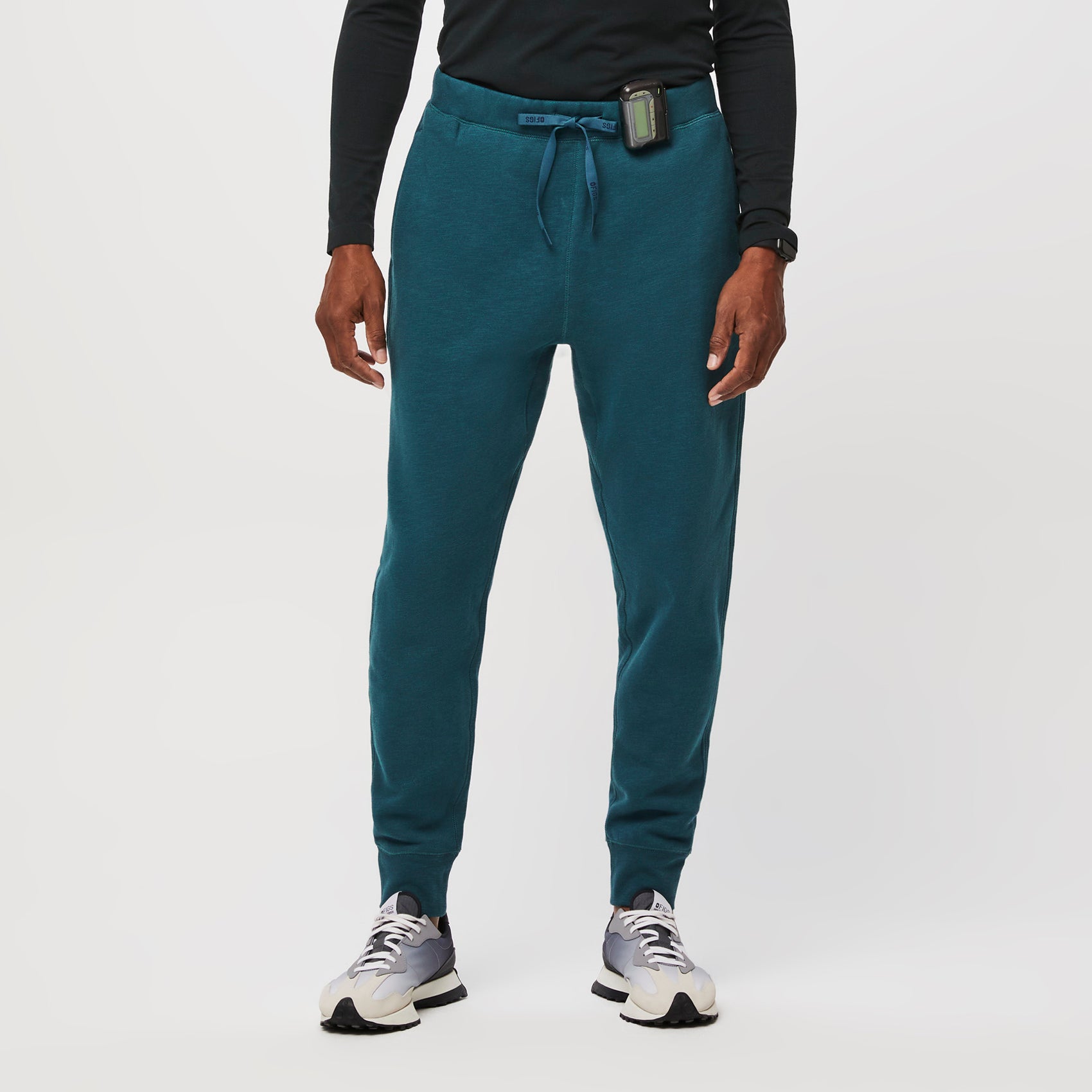 Pantalón deportivo relajado Off-Shift™ para mujer - Negro · FIGS