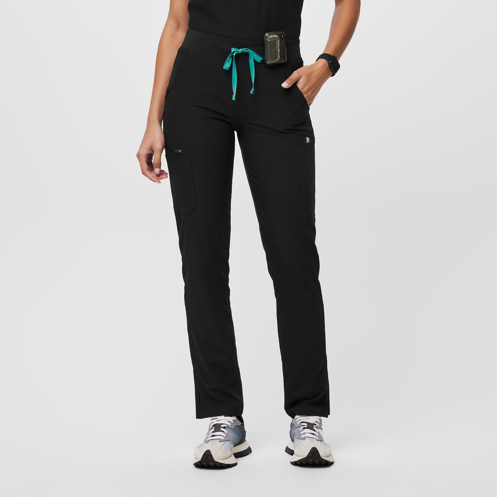 FIGS Zamora Jogger Style Scrub Pants for Women - Black, XL, Black, XL : Buy  Online at Best Price in KSA - Souq is now : Fashion
