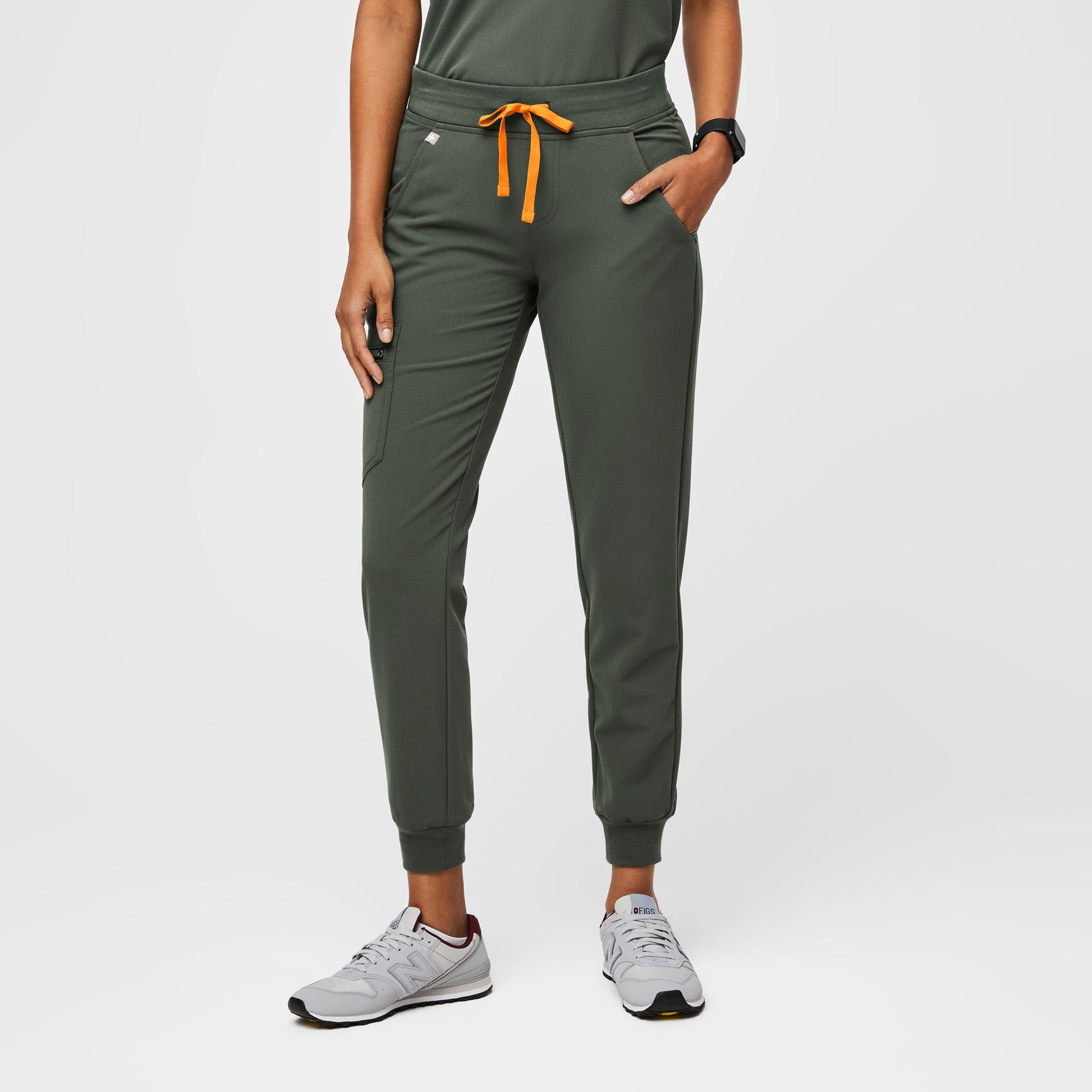 UPDATED* FIGS SCRUB REVIEW  comparing Regular and Tall sized joggers 